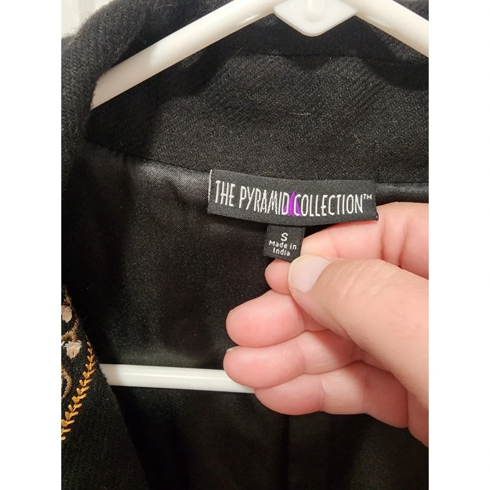 Pyramid Collection Paisley Punch Embroidered Coat Black Wool Blend Size Small - Picture 4 of 16